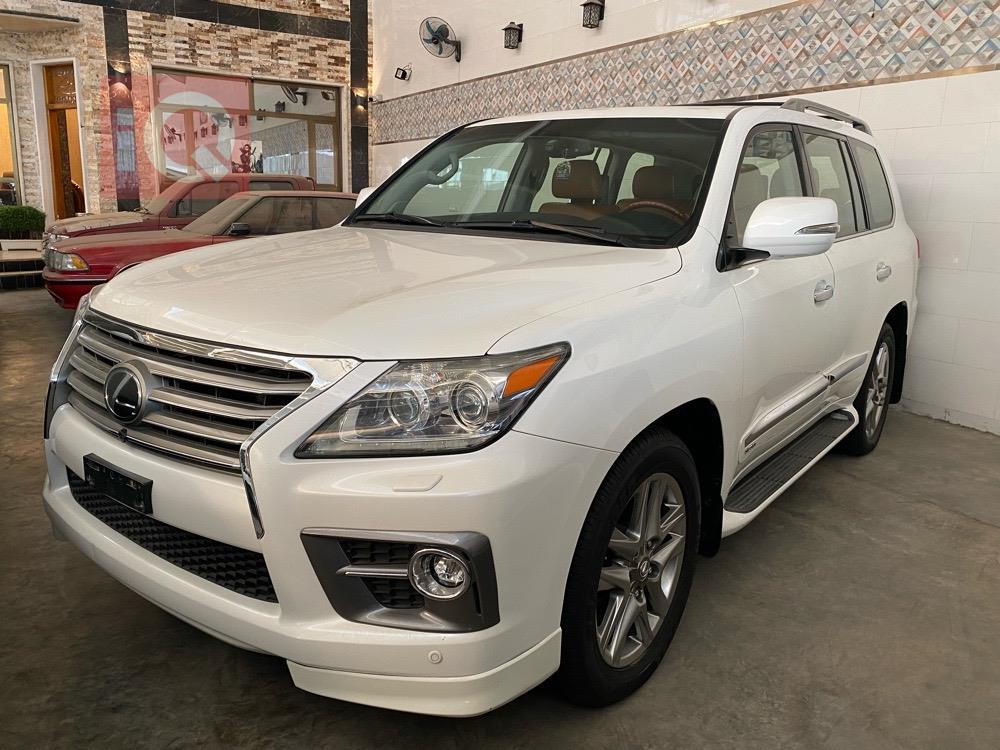 Lexus LX